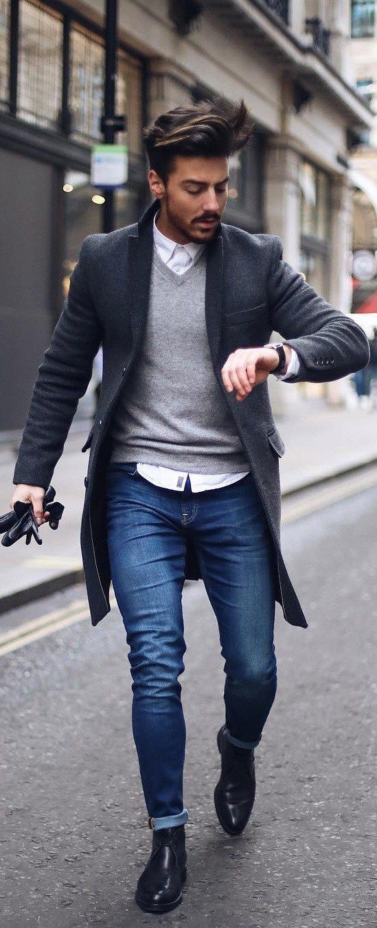 męska-stylizacja-kolumna-plaszcz-sweter-koszula-jeansy-meskie-mezczyzna